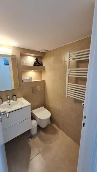 Glyfada Path Of Poets Apartamento Atenas Exterior foto